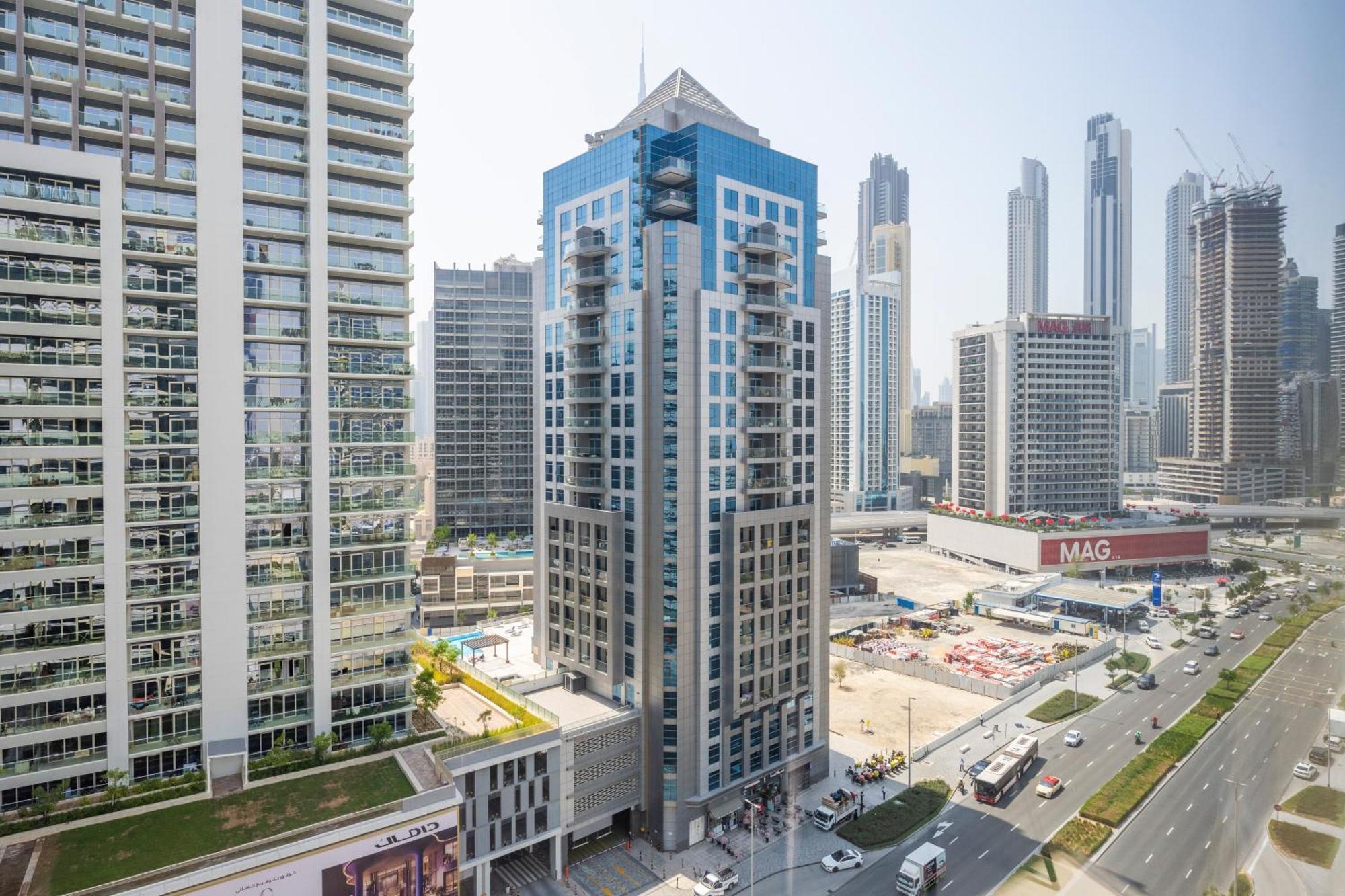 Damac Canal Views Residences Dubai Exteriör bild