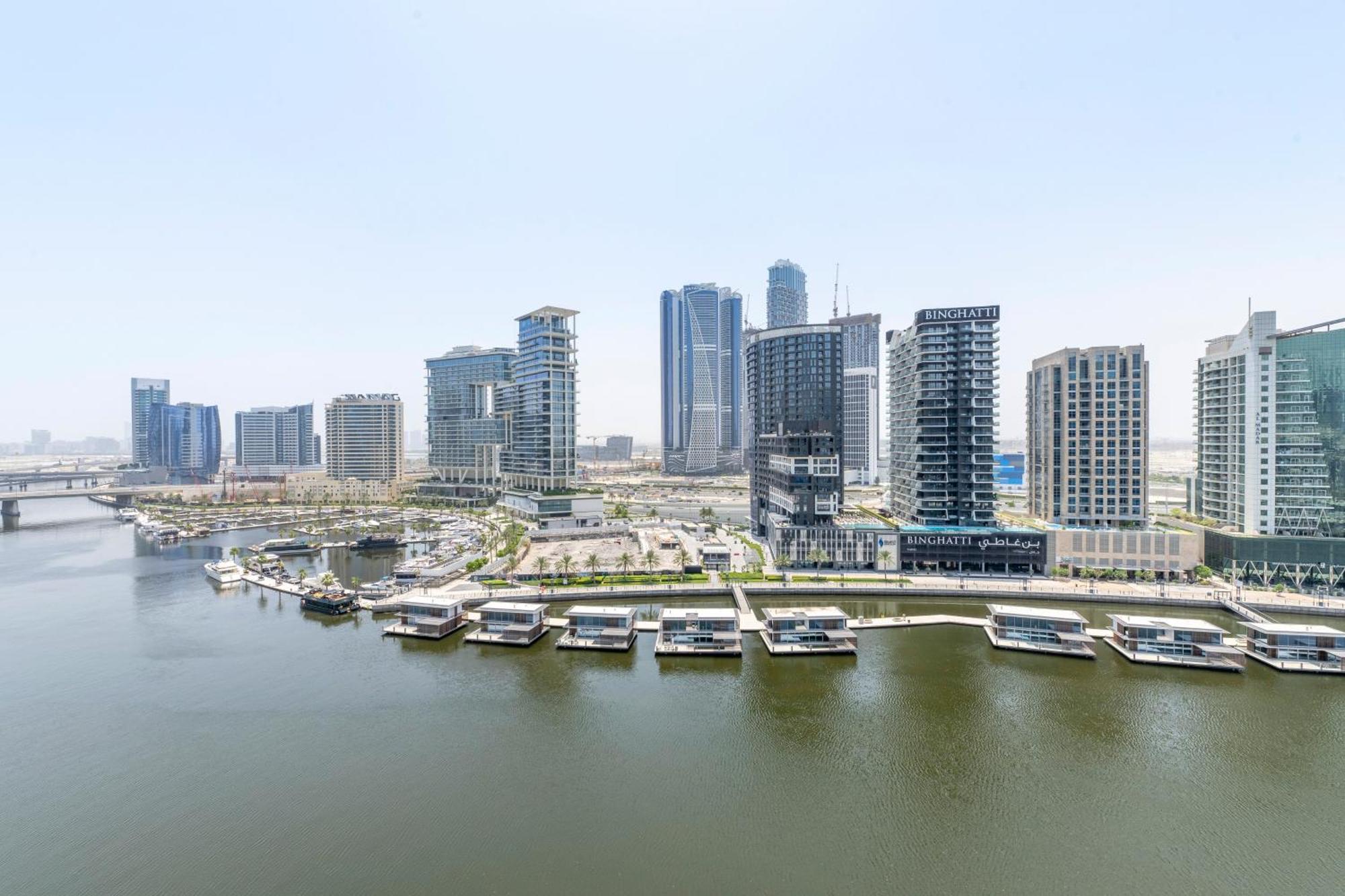 Damac Canal Views Residences Dubai Exteriör bild
