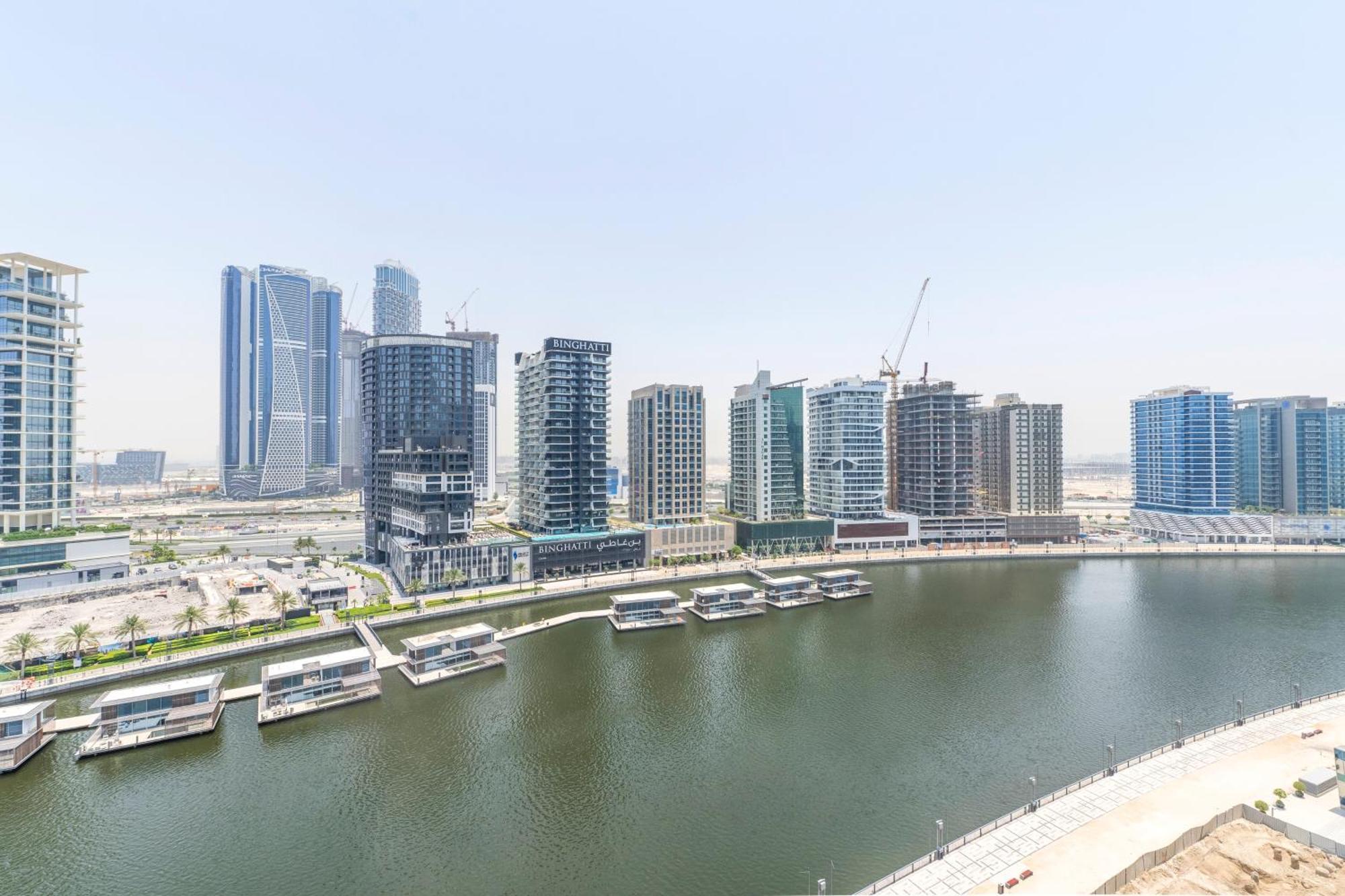 Damac Canal Views Residences Dubai Exteriör bild